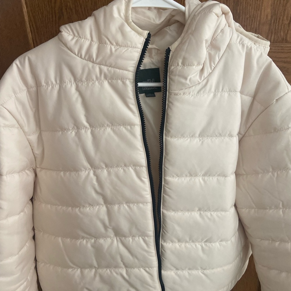 Creme puffer coat